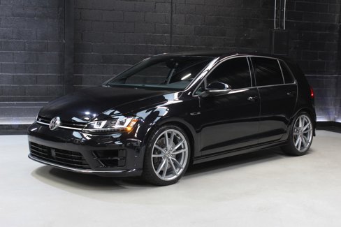 Used 2017 Volkswagen Golf R 4-Door image 4