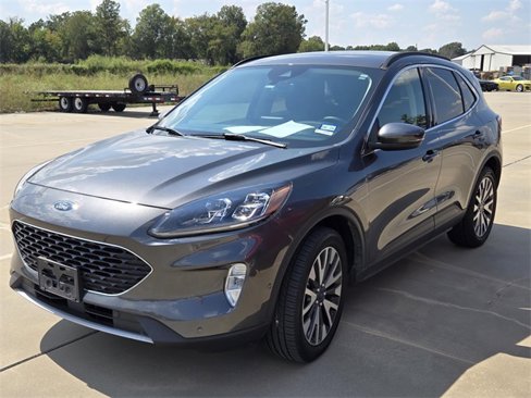 Used 2020 Ford Escape Titanium image 4