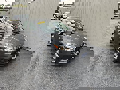 Used 2017 Ford Focus SE image 5