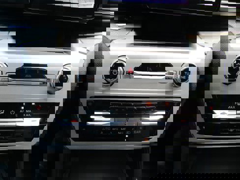 Certified 2022 Ford Explorer XLT w/ Equipment Group 202A image 27