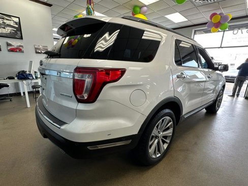 Used 2019 Ford Explorer Limited w/ Ford Safe & Smart Package image 10