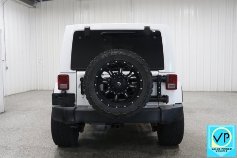 Used 2016 Jeep Wrangler Unlimited Rubicon w/ Max Tow Package image 5