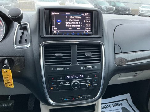 Used 2011 Dodge Grand Caravan Crew image 27