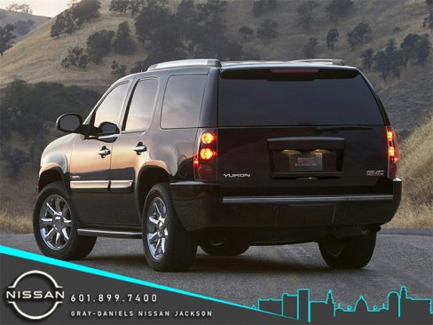 Used 2013 GMC Yukon Denali image 1