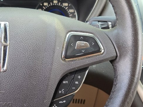 Used 2017 Lincoln MKC Premiere image 27
