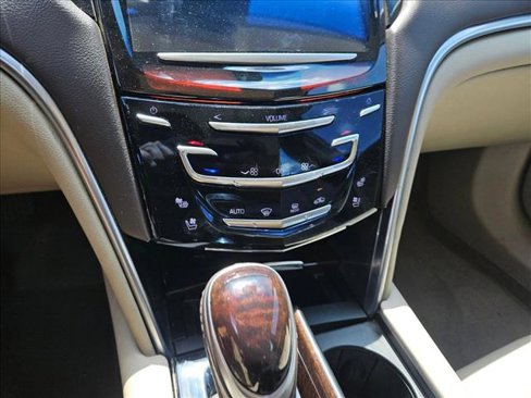 Used 2013 Cadillac XTS Premium image 17
