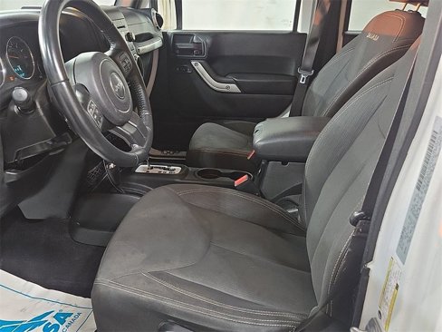 Used 2017 Jeep Wrangler Unlimited Sahara w/ Connectivity Group image 3