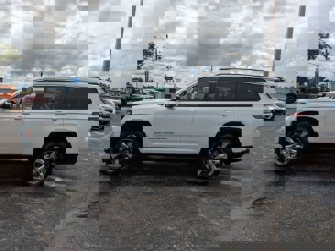 Used 2021 Jeep Grand Cherokee L Limited image 7
