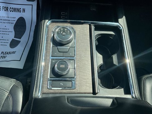 Used 2018 Ford Expedition Limited image 17