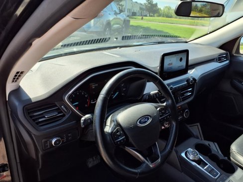 Used 2021 Ford Escape SEL image 11
