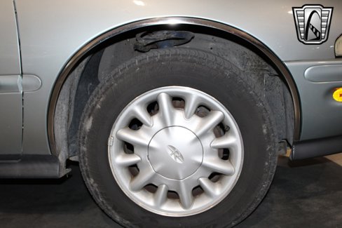Used 1995 Buick Riviera Supercharged Coupe image 18