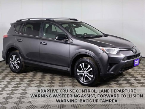 Used 2017 Toyota RAV4 LE image 1