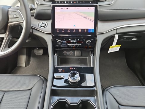 New 2025 Jeep Grand Cherokee Limited w/ Luxury Tech Group II image 11