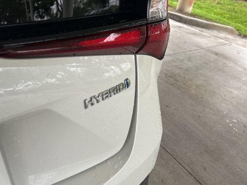 Used 2019 Toyota Prius L Eco image 18