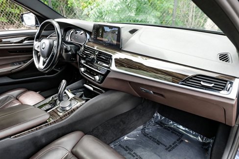 Used 2018 BMW 530i xDrive image 25