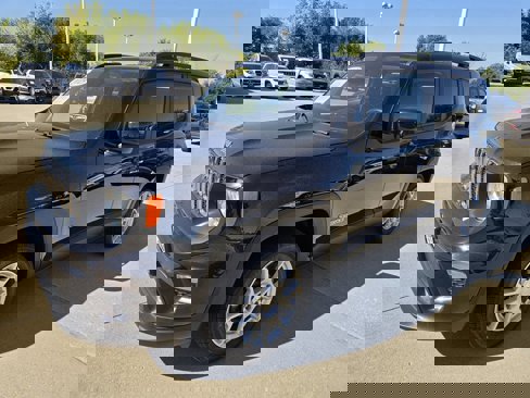 Used 2019 Jeep Renegade Latitude w/ Cold Weather Group image 7