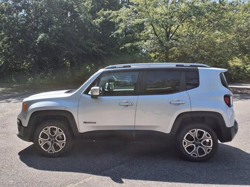 Used 2016 Jeep Renegade Limited image 5