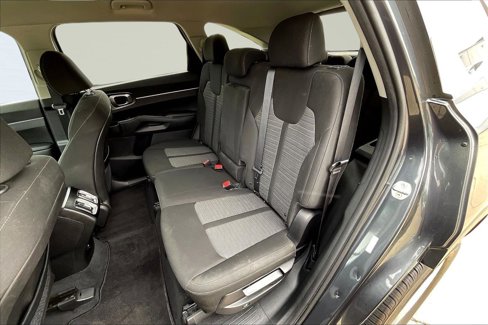 Used 2022 Kia Sorento LX image 25