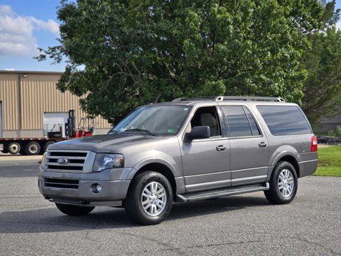 Used 2011 Ford Expedition EL XLT image 2