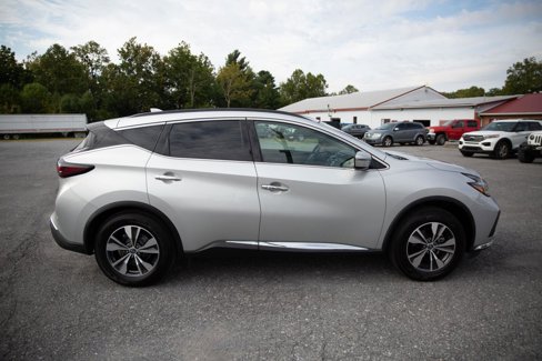 Used 2023 Nissan Murano SV image 2