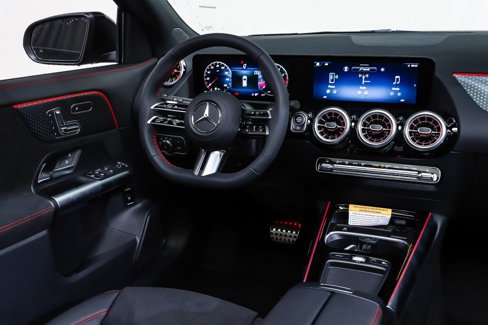 New 2025 Mercedes-Benz GLA 250 4MATIC image 11
