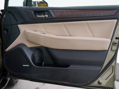 Used 2018 Subaru Outback 2.5i Limited image 9