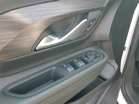 Certified 2024 GMC Terrain SLE image 13