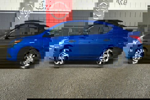 Used 2016 Nissan Versa SL image 6