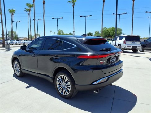 Used 2023 Toyota Venza Limited image 3