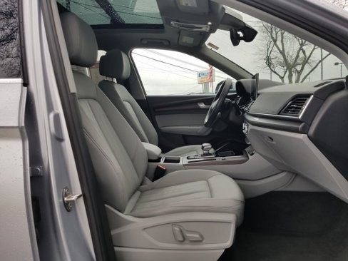 Used 2022 Audi Q5 2.0T Premium w/ Convenience Package image 18