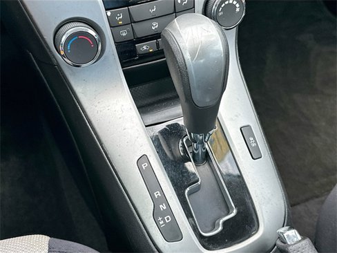 Used 2014 Chevrolet Cruze LS image 15