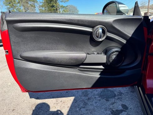 Used 2015 MINI Cooper 2-Door Hardtop image 10
