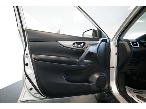 Used 2016 Nissan Rogue S image 15