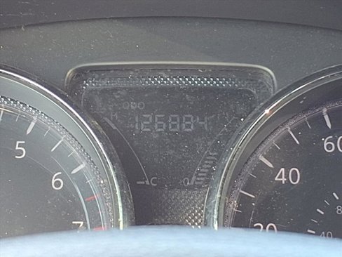 Used 2019 Nissan Versa SV image 14