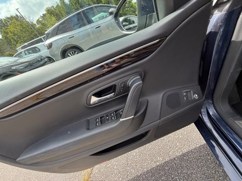 Used 2013 Volkswagen CC Lux image 35