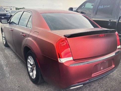 Used 2016 Chrysler 300 Limited image 6