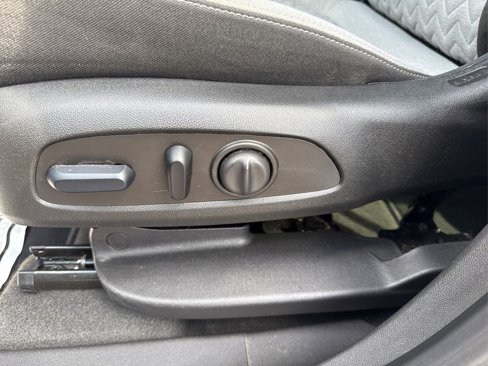 Used 2024 Chevrolet Equinox LS w/ LS Convenience Package image 22