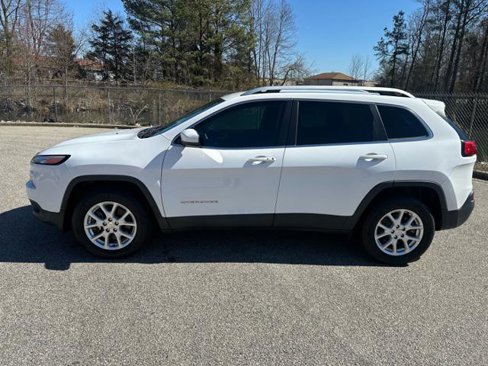 Used 2018 Jeep Cherokee Latitude Plus image 8