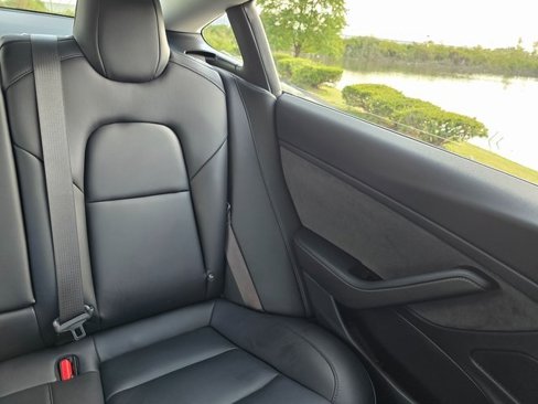 Used 2018 Tesla Model 3 Long Range image 32
