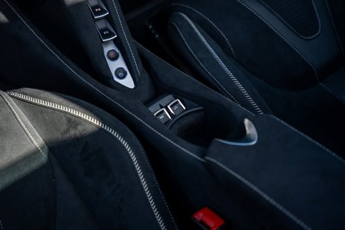 Used 2024 McLaren 750S Spider image 38