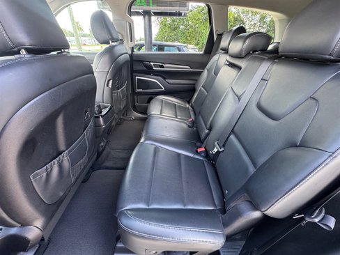 Used 2020 Kia Telluride LX image 11