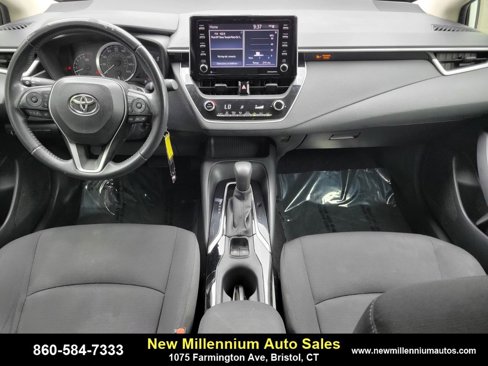 Used 2021 Toyota Corolla LE image 12