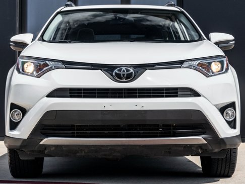 Used 2018 Toyota RAV4 XLE image 4