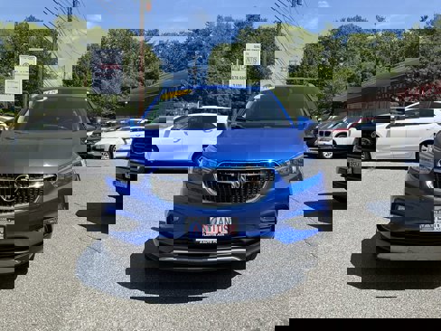 Used 2018 Buick Encore Sport Touring image 2