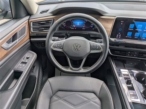 Used 2024 Volkswagen Atlas SE image 19