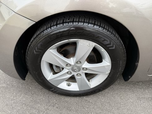 Used 2013 Hyundai Elantra GLS image 13