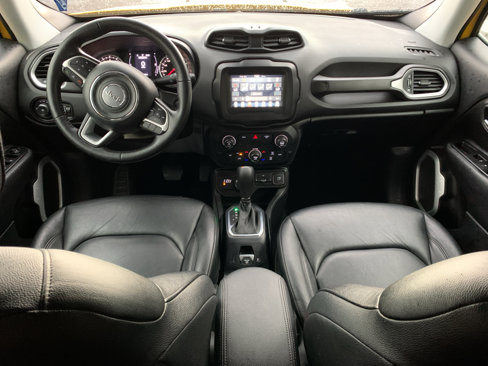 Used 2018 Jeep Renegade Latitude w/ Cold Weather Group image 15