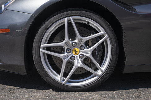Used 2016 Ferrari California T image 18