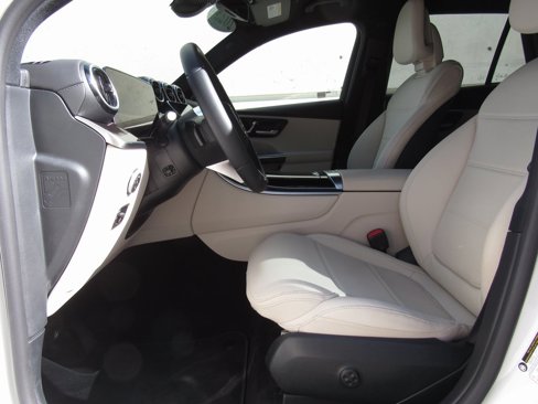 Certified 2025 Mercedes-Benz GLC 300 4MATIC image 9