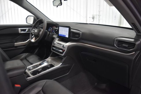 Used 2022 Ford Explorer XLT w/ Equipment Group 202A image 44